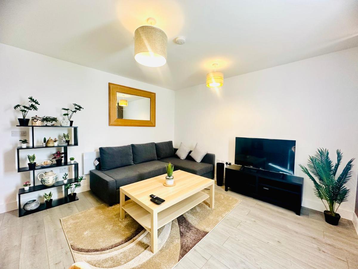 Hemel Apartments- Sunset Retreat Apartment