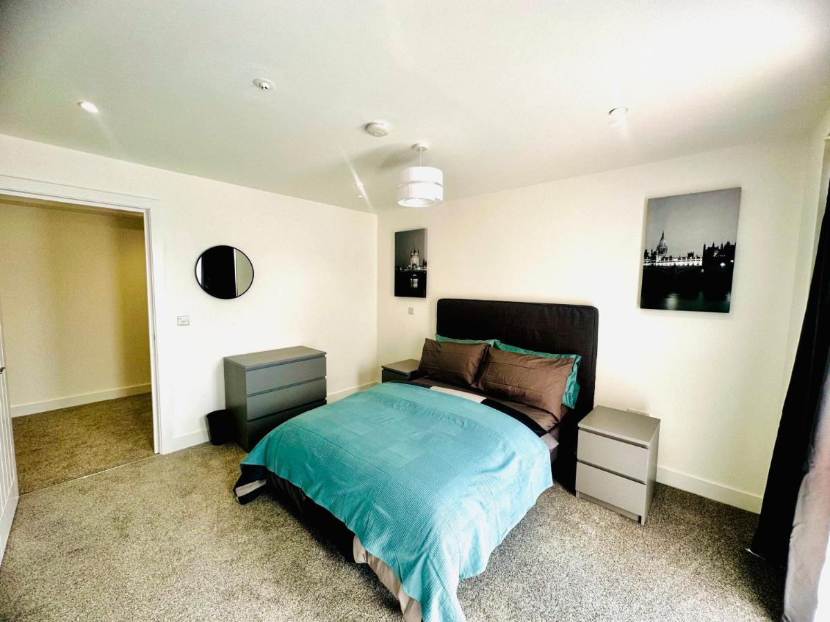 Hemel Apartments- Sunset Retreat Apartment Hemel Hempstead